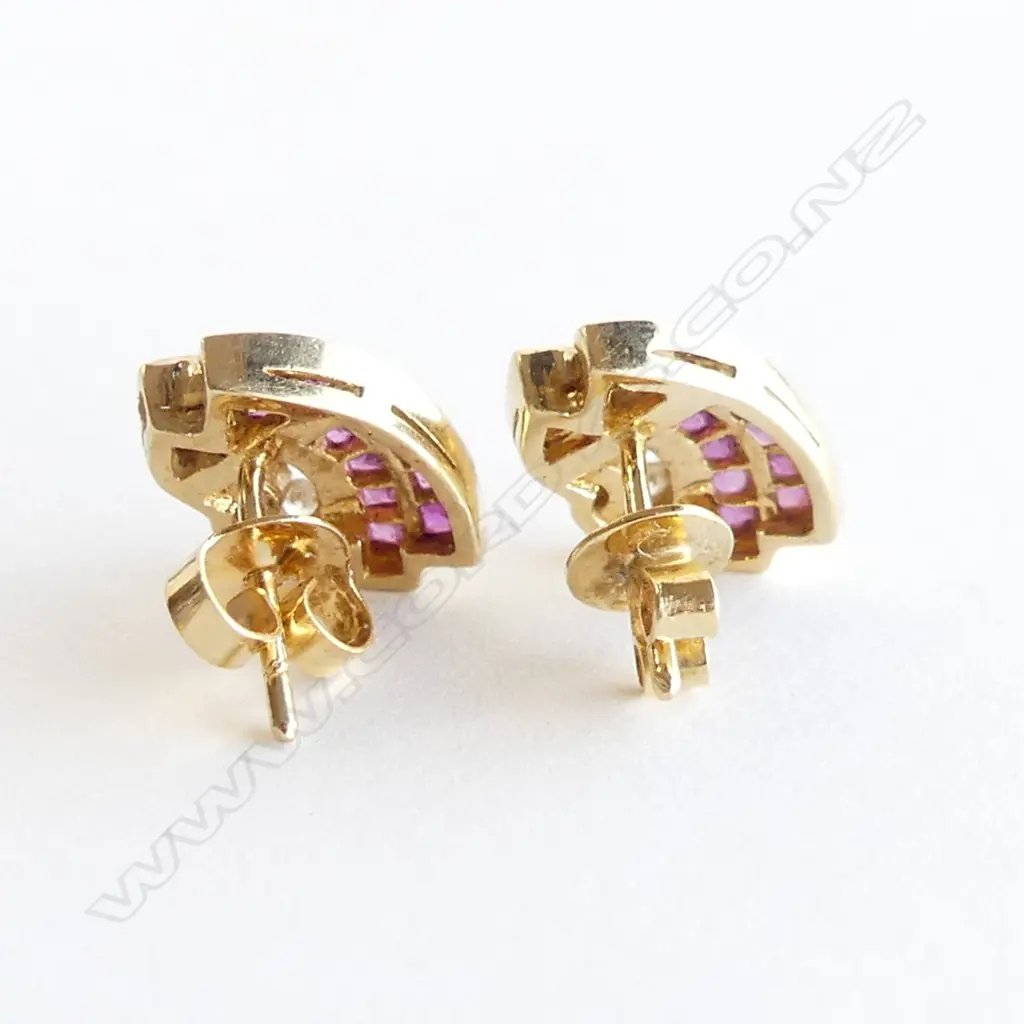 18CT GOLD RUBY & CZ STONES EARRINGS 3.7GMS Image 1++
