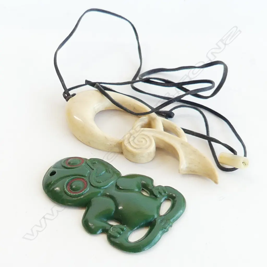 VINTAGE AIR NZ TIKI PENDANT + CARVED BONE MAORI PENDANT ON CORD Image 1++