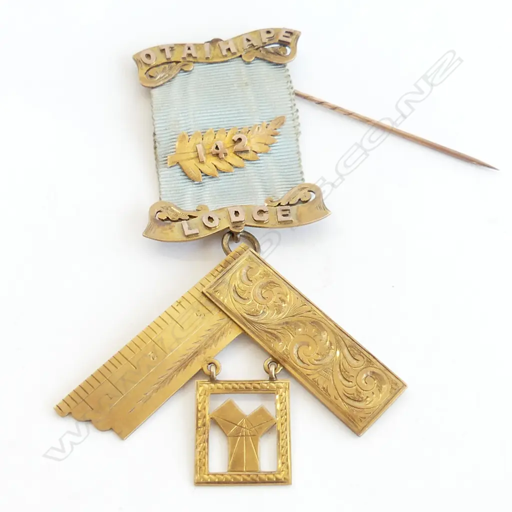 9CT GOLD LODGE MEDAL  25GMS  Image 1++