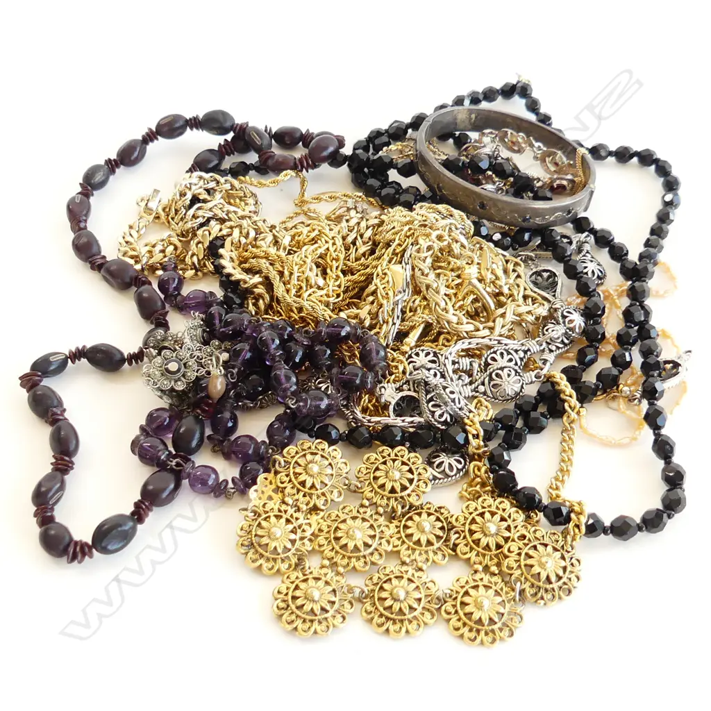 BAG ASST JEWELLERY INCL STG SILVER, BEAD NECKLACES ETC.. Image 1++