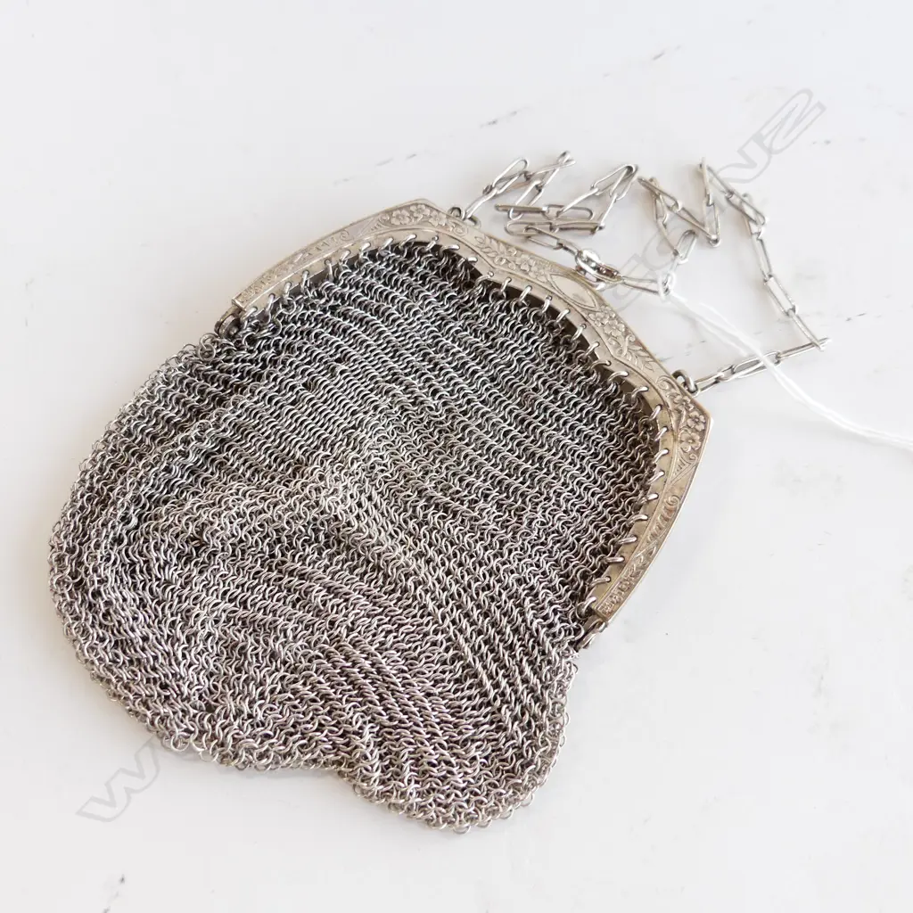 C1900 USA SILVER CHAIN PURSE Image 1++