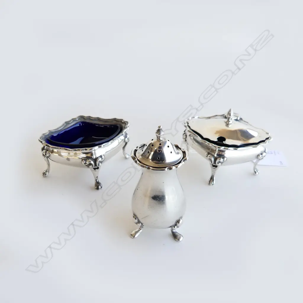 3 PCES STG SILVER, PEPPER POT B'HAM 1914, SALT CHESTER 1912, LIDDED MUSTARD POT 178 GRAMS Image 1++