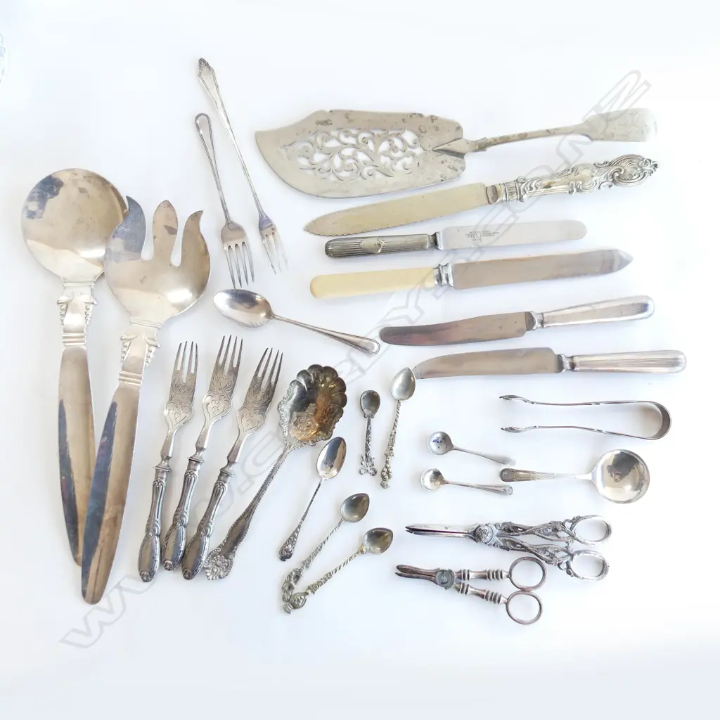 BAG ASST VINTAGE CUTLERY INCL SERVING SPOONS, CANDLE SNUFFER, KNIFES SPOONS ETC.. Image 1++