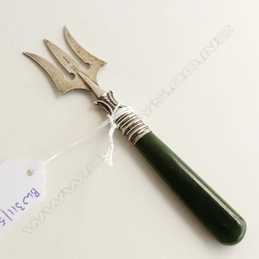 NZ S/S & GREENSTONE BREAD FORK HALLMARKED AM Image 1++