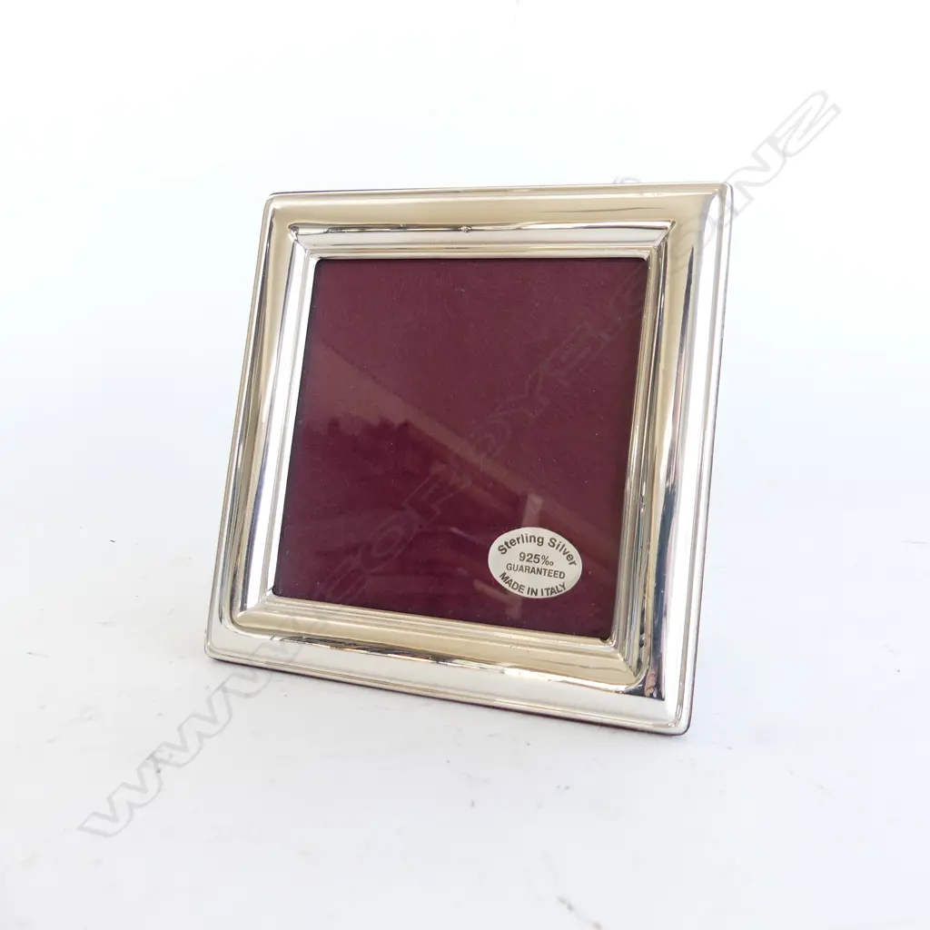 STG SILVER PHOTO FRAME 120 X 123MM  Image 1++