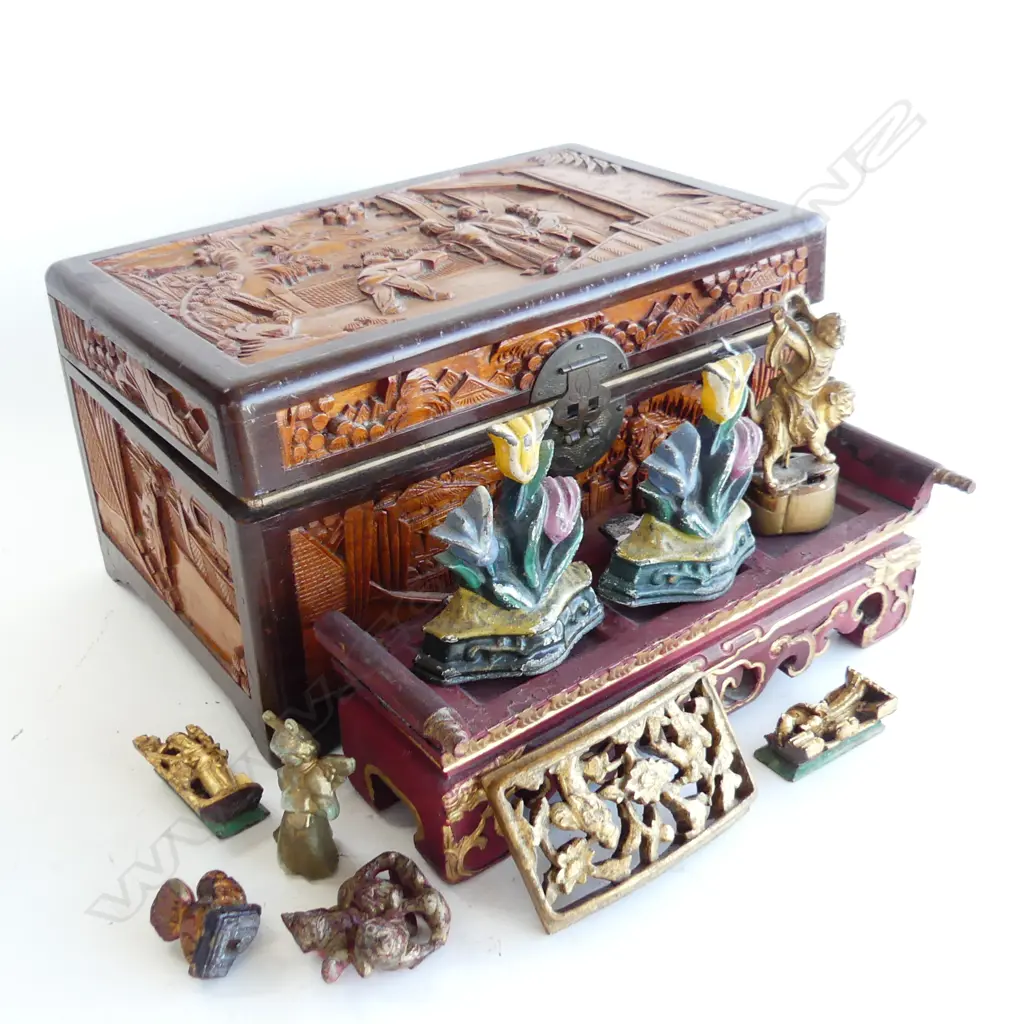 SMALL CAMPHOR BOX w SELECTION OF CARVINGS Image 1++