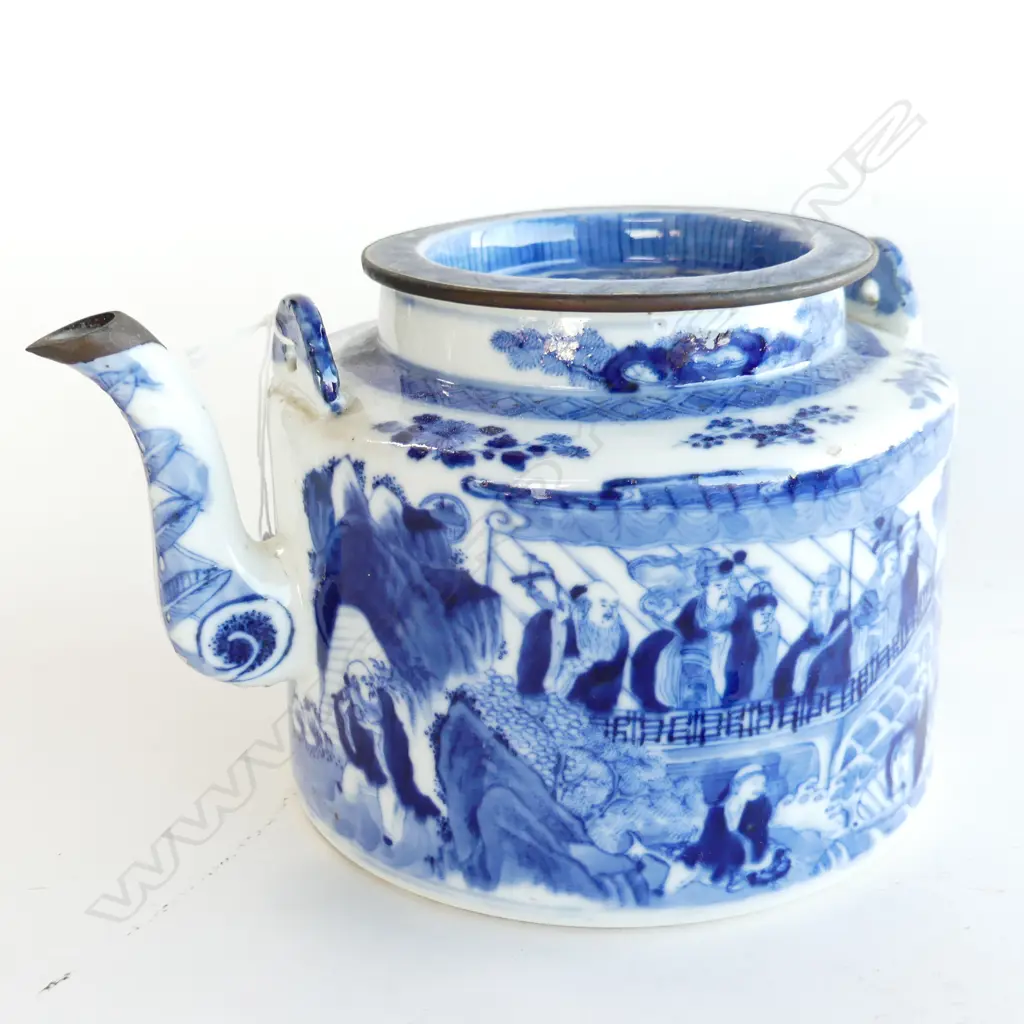 LGE OLD CHINESE B&W TEAPOT some faults Image 1++