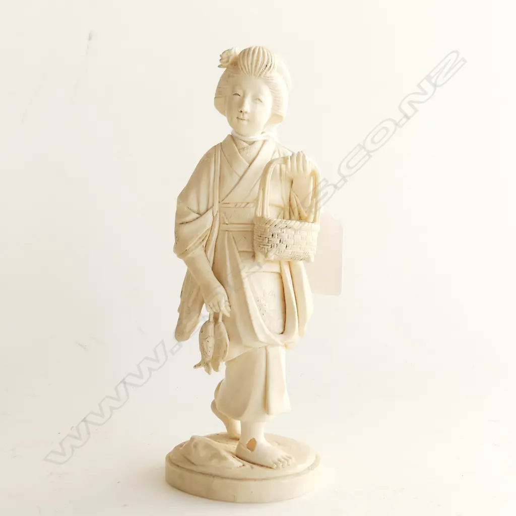 OLD ORIENTAL FINELY CARVED IVORY FISHER WOMAN SIGNED. OLD REPAIR TO FEET H.170mm Image 1++