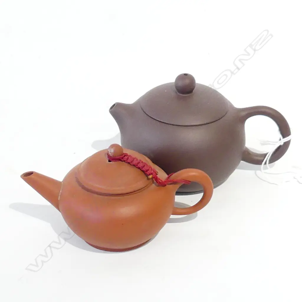2 CHINESE ZISHA TEAPOTS 90mm dia Image 1++