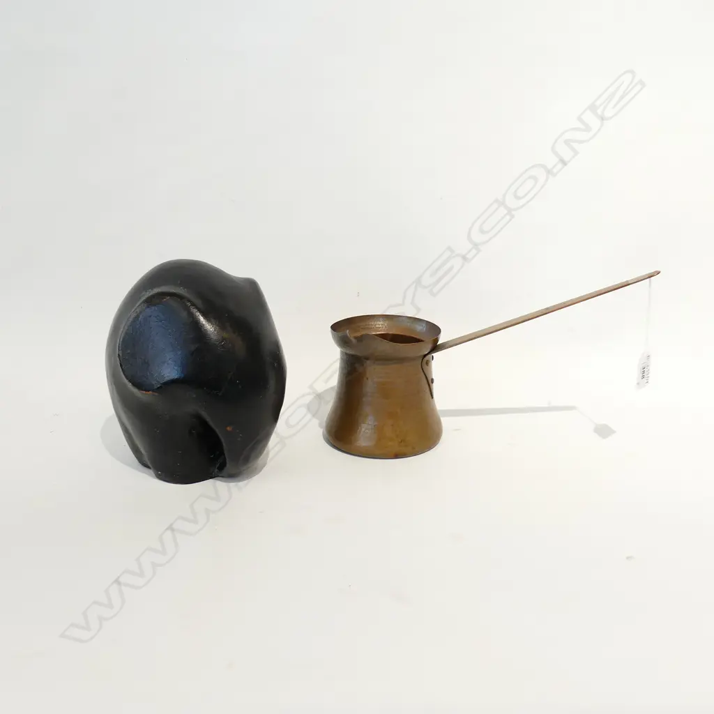 COPPER POT + BLACK TERRACOTTA ELEPHANT Image 1++