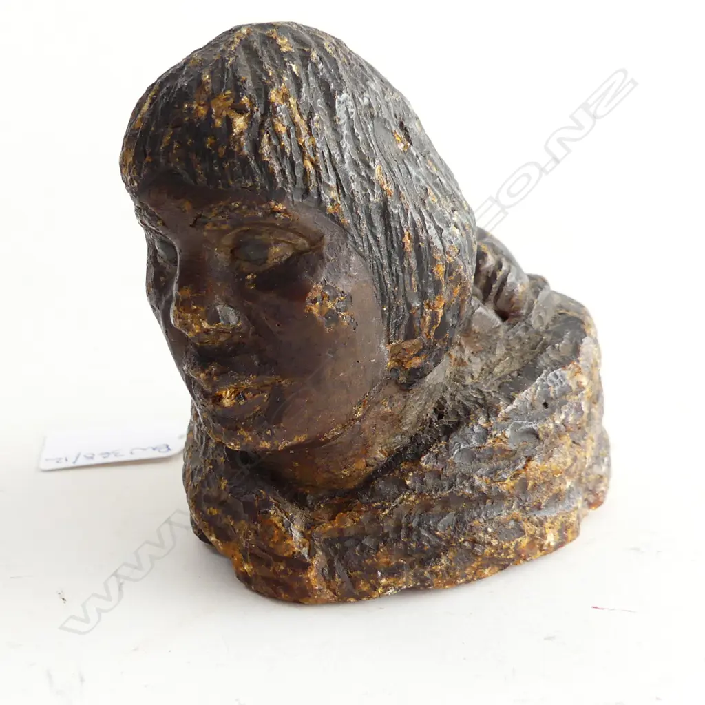 ANTIQUE KAURI GUM BUST OF A MAORI WOMAN & CHILD H.90mm Image 1++