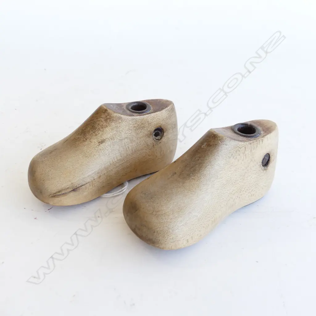 PR VINTAGE WOODEN BABY SHOE LASTS L. 100MM Image 1++