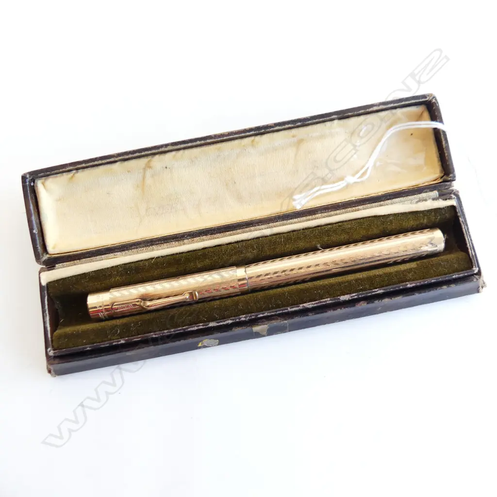 VINTAGE GOLD FILLED WAHL FOUNTAIN PEN  Image 1++