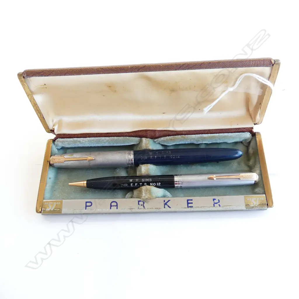 SET 2 VINTAGE PARKER PENS, IN ORIGINAL BOX. BOTH ENGRAVED WITH 'W.H. SIMS' Image 1++