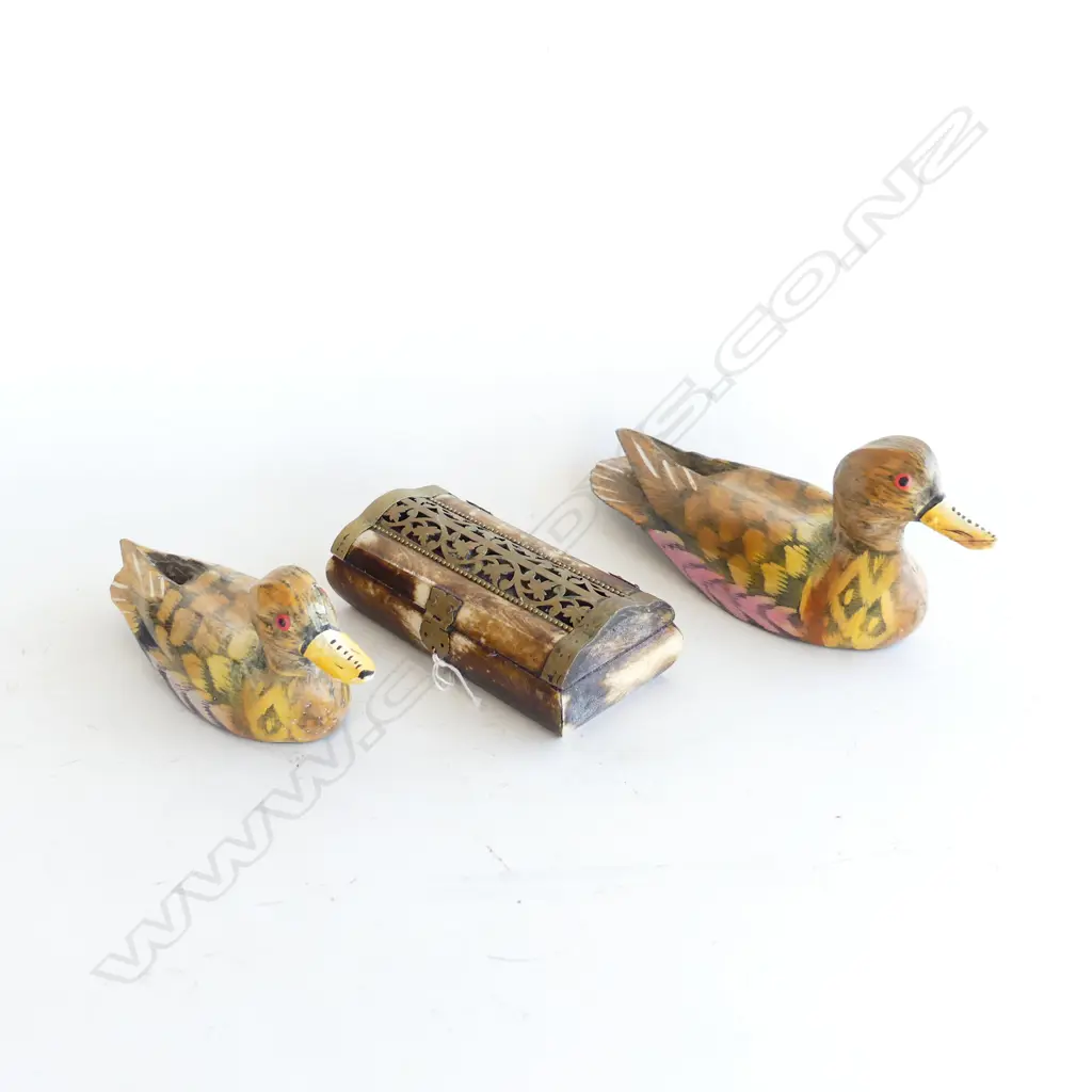 PR HAND PAINTED DUCKS + LIDDED BONE BOX W.155mm Image 1++