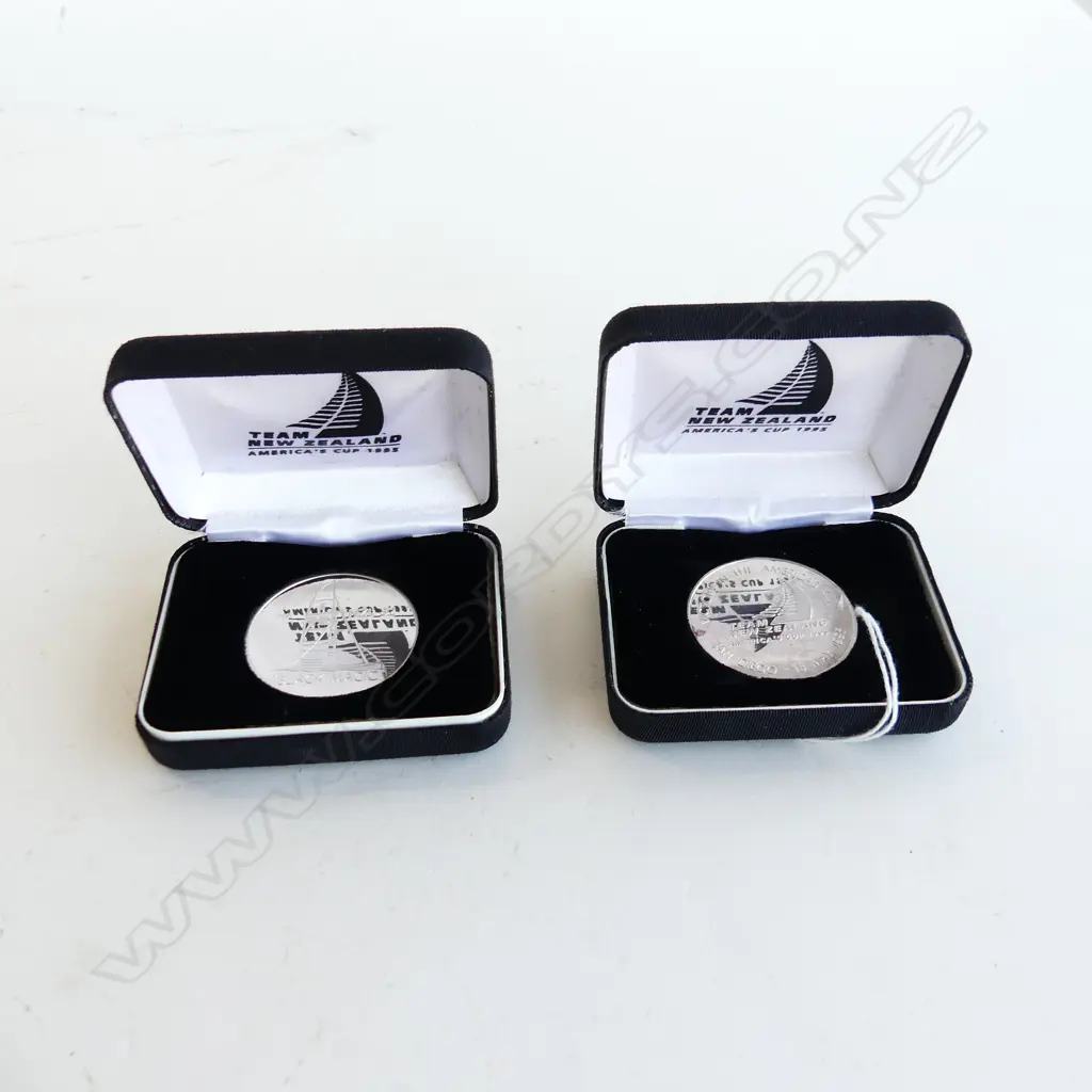 2 .999 PURE SILVER TEAM NZ AMERICAS CUP 1995 MEDALLIONS 122 GRAMS Image 1++