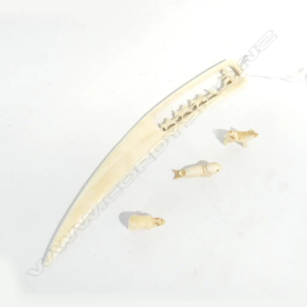4 PCS INUIT CARVED MARINE IVORY; SEAL, POLAR BEAR, HUSKY & BRIDGE OF HUSKIES ETC.. Image 1++