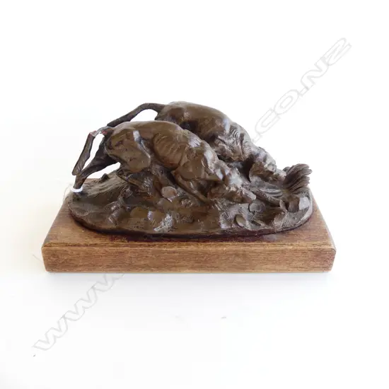 2 BRONZE DOGS ON WOODEN STAND L.165mm one tail broken