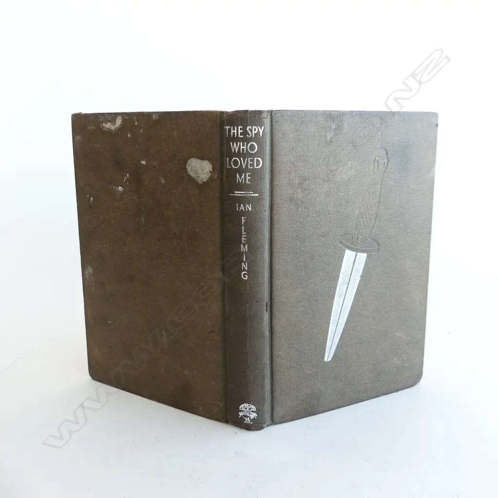 FIRST EDITION IAN FLEMING 'THE SPY WHO LOVED ME' LONDON: JONATHAN CAPE, 1962 Image 1++