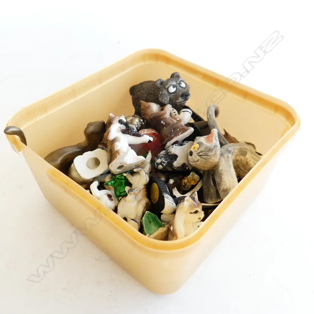 COLLECTION ASST. MINIATURE ANIMALS Image 1++