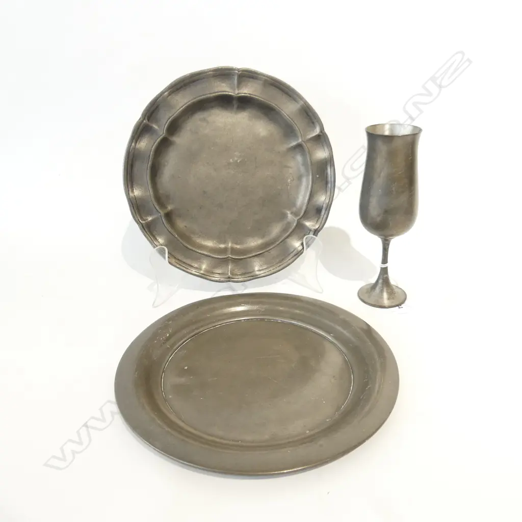 3 PCES PEWTER; 2 PLATES 230mm dia + CUP H.175mm Image 1++