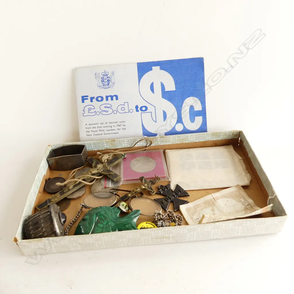 TRAY OF MISC COINS CRUCIFIXS STAMPS BADGES ETC ETC Image 1++