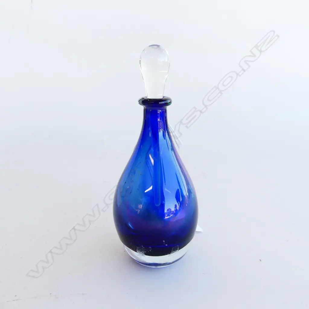 GARY NASH BLUE GLASS SCENT BOTTLE WITH STOPPER H. 148MM, ETCHED ON BASE WITH 'NASH '95' Image 1++