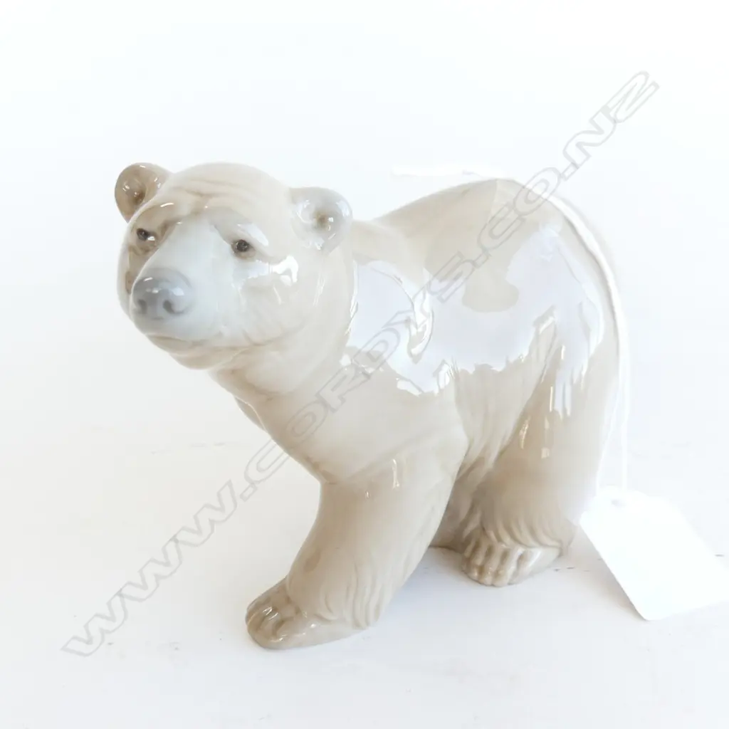 LLADRO WALKING BEAR H.100mm Image 1++