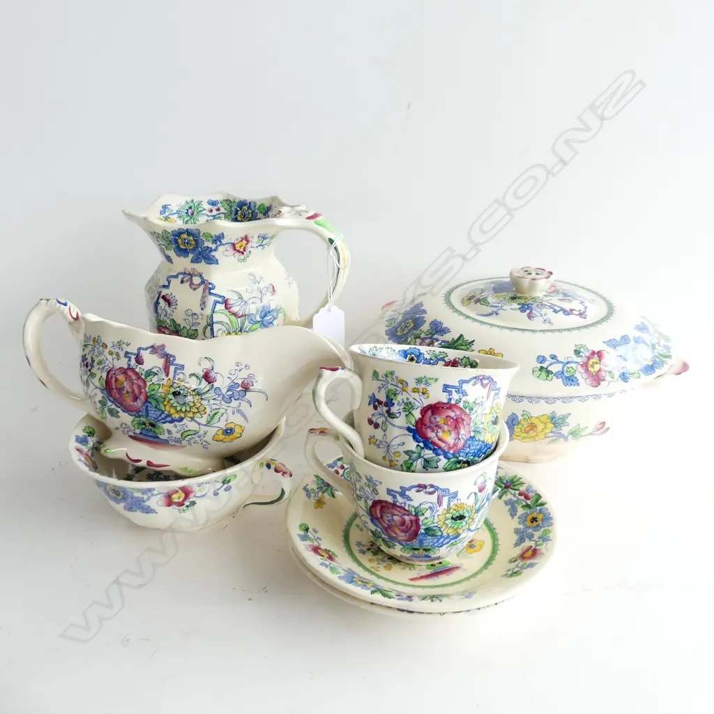 9 PCES MASONS STRATHMORE; JUG, SAUCE BOAT, LIDDED TUREEN, 2 C/S, COUPE... Image 1++