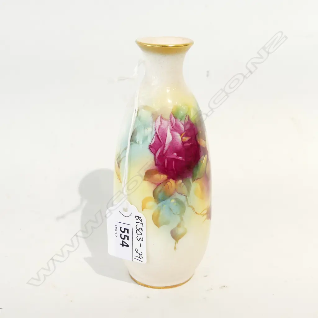 ROYAL WORCESTER HAND PAINTED ROSES VASE, ARTIST SIGNED M. HUNT, DATE 1948 H. 140MM Image 1++
