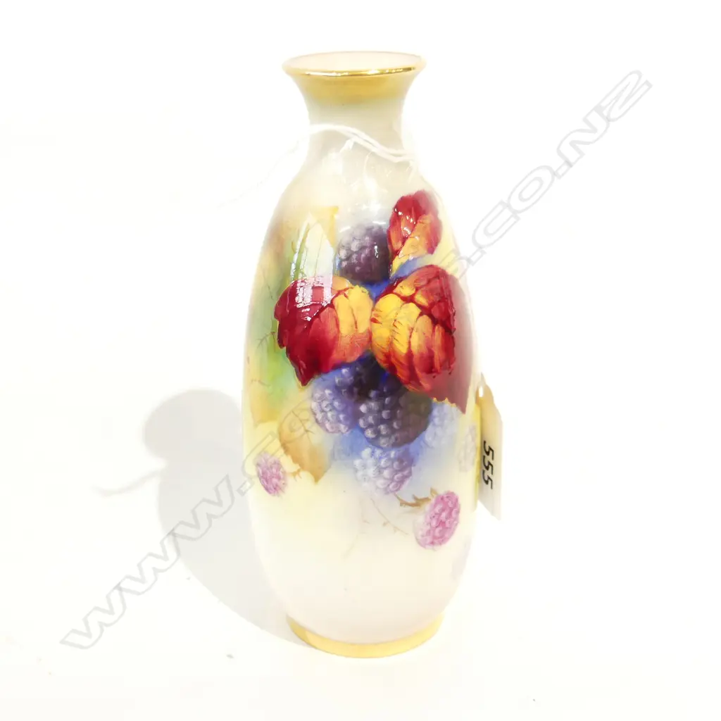 ROYAL WORCESTER HAND PAINTED BLACKBERRIES VASE, ARTIST SIGNED KITTY BLAKE, DATE 1937 H. 140MM Image 1++