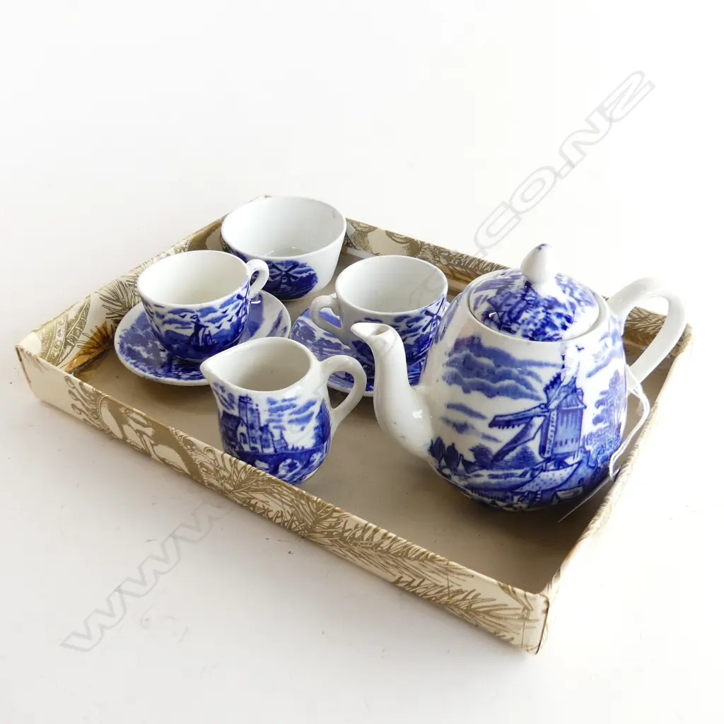 ENGLISH B/W CHILDS TEASET OLD DUTCH PATTERN TEAPOT H120MM Image 1++
