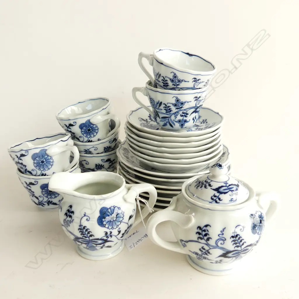 7 BLUE DANUBE TRIOS + MILK JUG & LIDDED SUGAR Image 1++