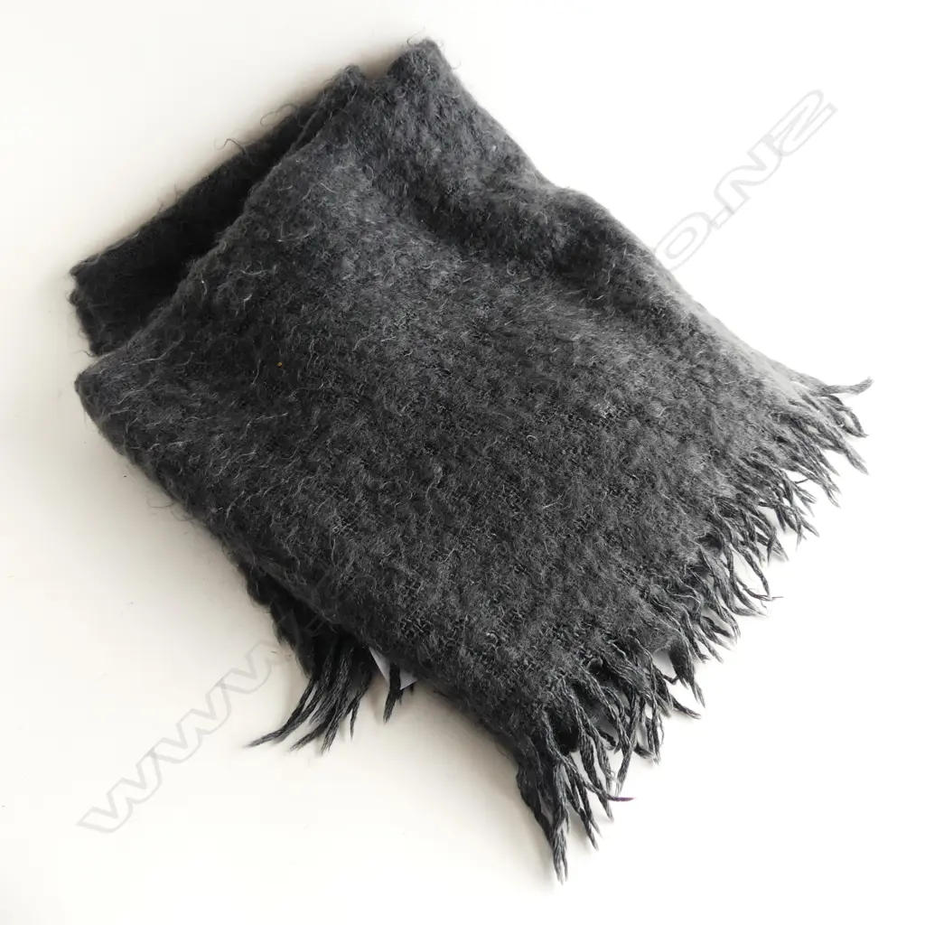 WAVERLEY LUXURY GREY MOHAIR THROW - AUSTRALIA Image 1++