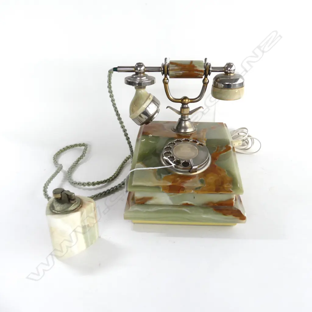 RETRO ONYX TELEPHONE + TABLE LIGHTER Image 1++