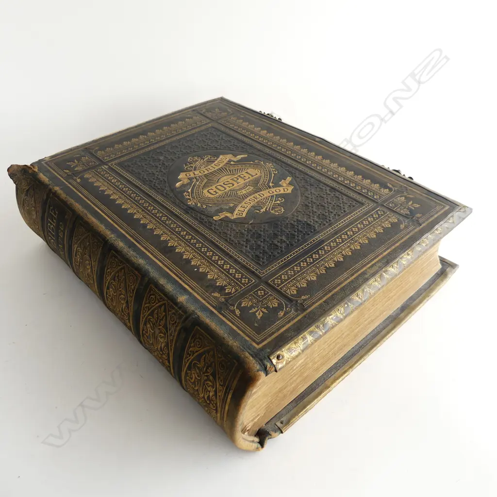 LATE 19thC BROWNS SELF-INTERPRETING FAMILY BIBLE, EDINBURGH Image 1++