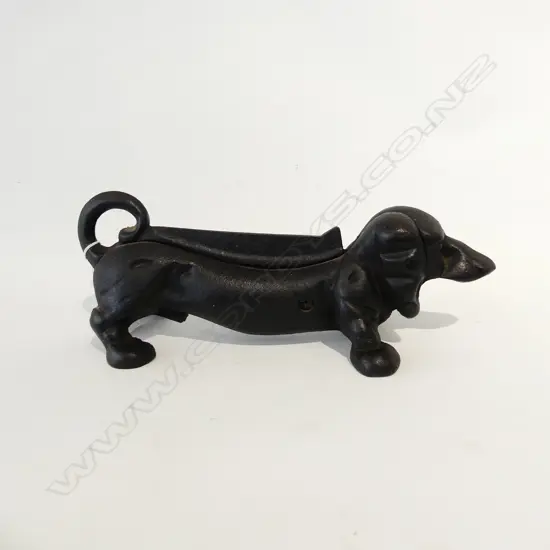CAST IRON DACHSHUND SAUSAGE DOG BOOT SCRAPER L.340mm 
