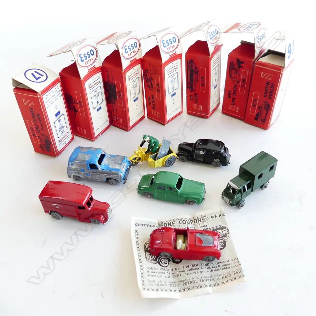 7 MINT & BOXED ESSO EXTRAS NUMBERS 1/12/10/19/16/17/ &11 Image 1++