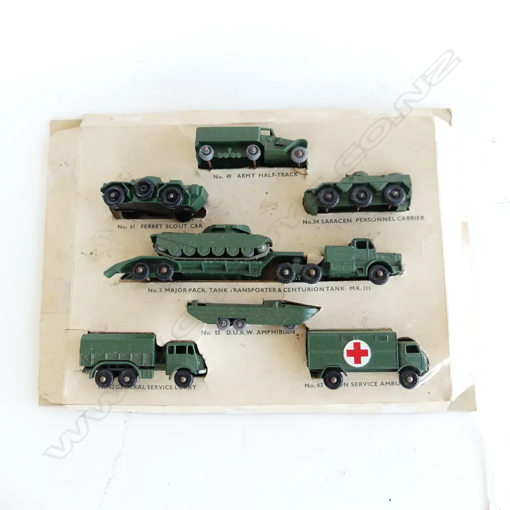 ORIGINAL TRAY OF MINT MILITARY LESNEY ARMY VEHICALS 7PC Image 1++