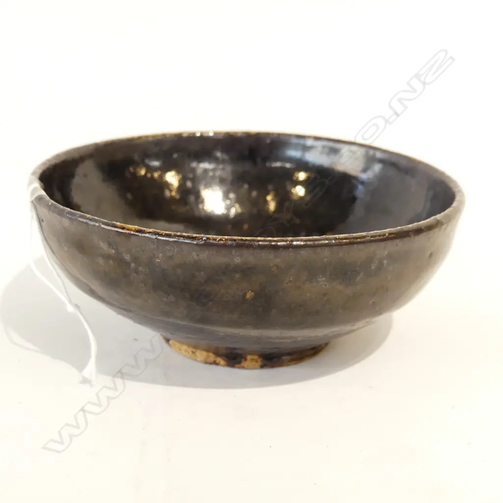 TENMOKU GLAZED STUDIO POTTERY BOWL PROBABLY MADE @ Driving Creek Dia.127mm.  Image 1++