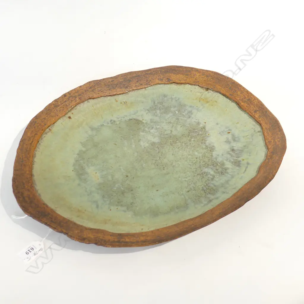 LGE POTTERY PLATTER green interior ribbed zig-zag base. L.415mm. potter unknown Image 1++