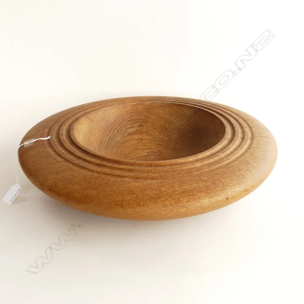 LARGE OAK TURNED FRUIT BOWL W470MM Image 1++