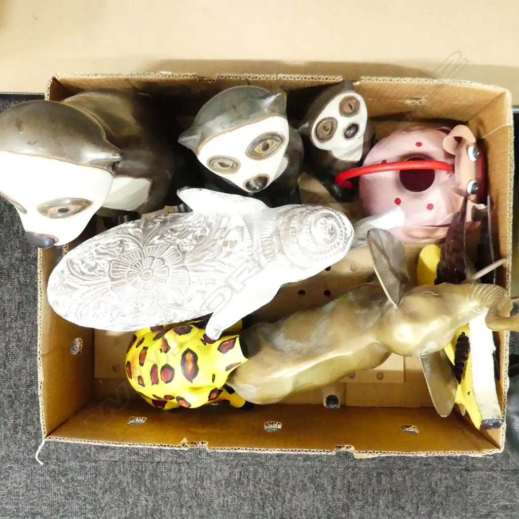 BOX LOT ASST. DECORATIVE ANIMALS; 3 PCE CERAMIC MEERKAT SET, 2 ELEPHANTS, 3 PIGS Image 1++