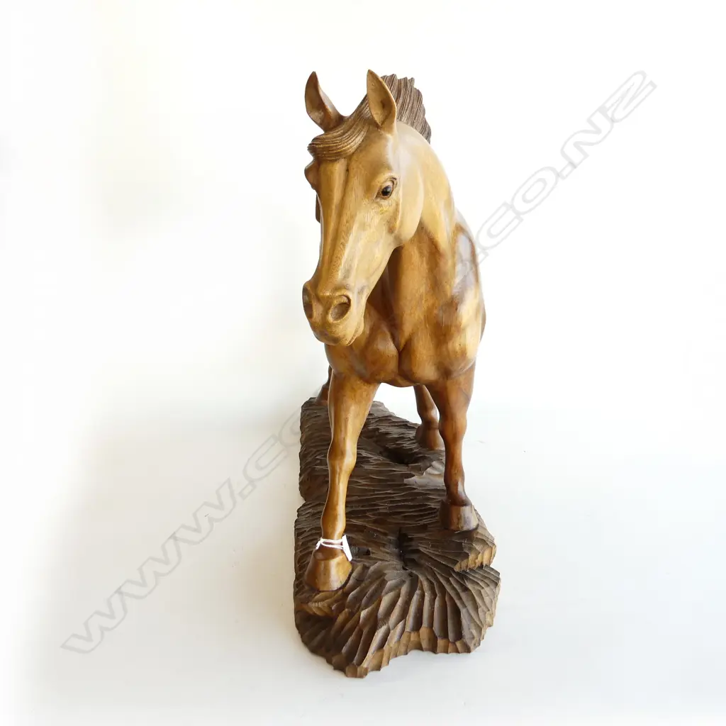 LG CARVED WOODEN HORSE H.500mm L.600mm Image 1++