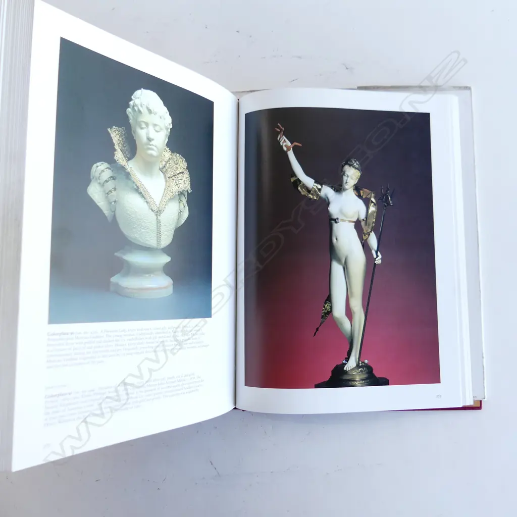BOOK - MASTERPIECES OF IVORY FROM THE WALTERS ART GALLERY, 722 ILLUST. L 310MM Image 1++