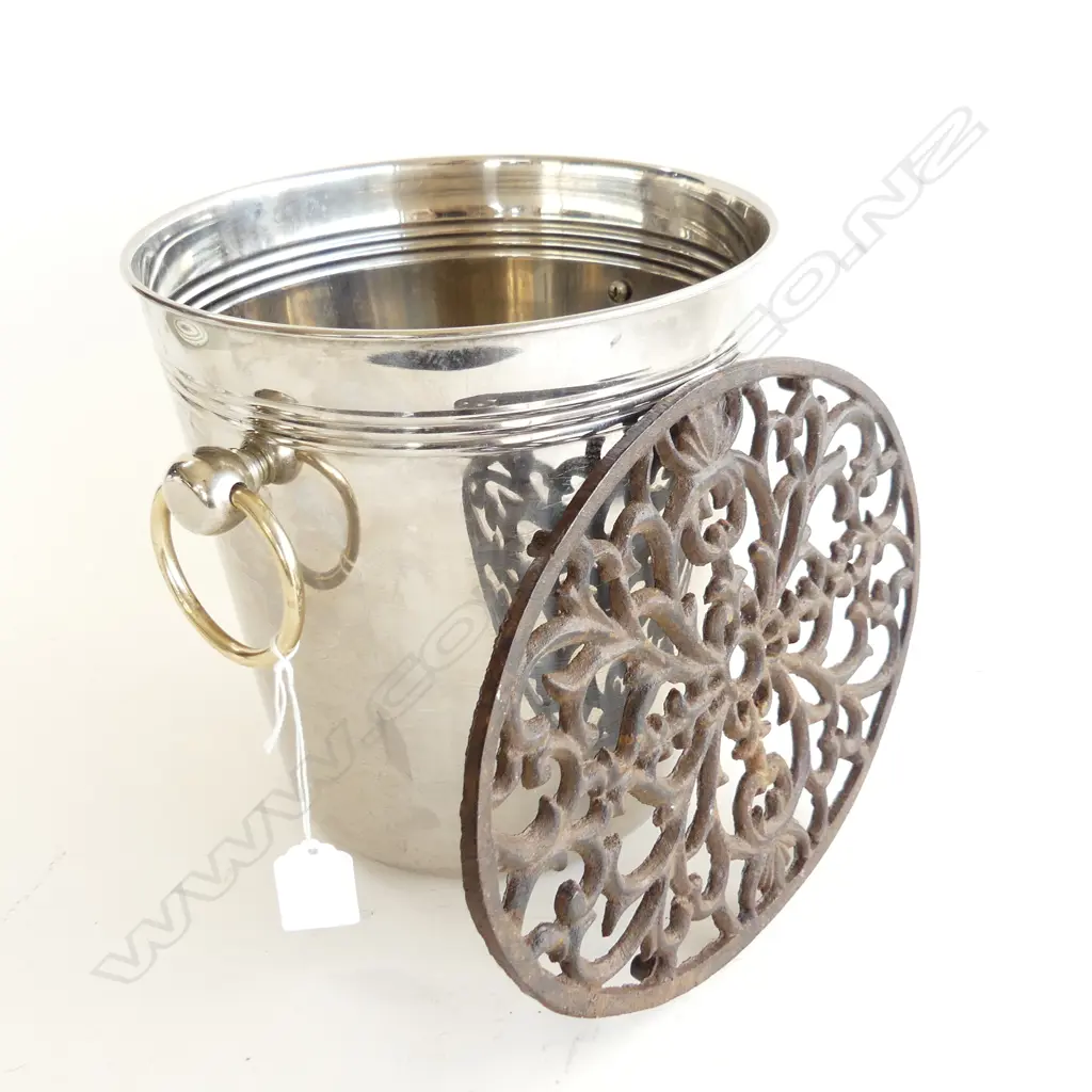 OVAL CAST IRON POT STAND TRIVET 250x185mm + LG CHAMPAGNE BUCKET H.215mm Image 1++
