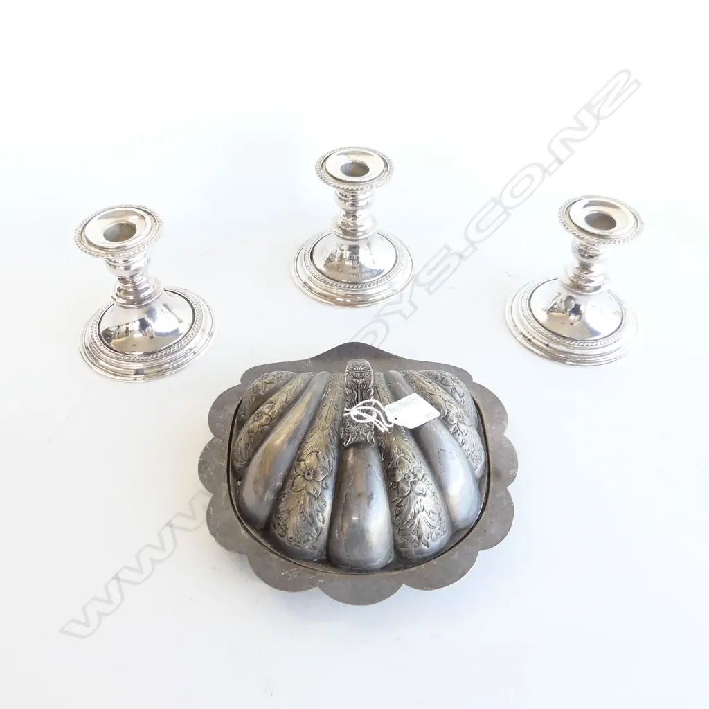 3 WALKER & HALL EP CANDLESTICKS + LIDDED CHEESE DISH W.215mm  Image 1++