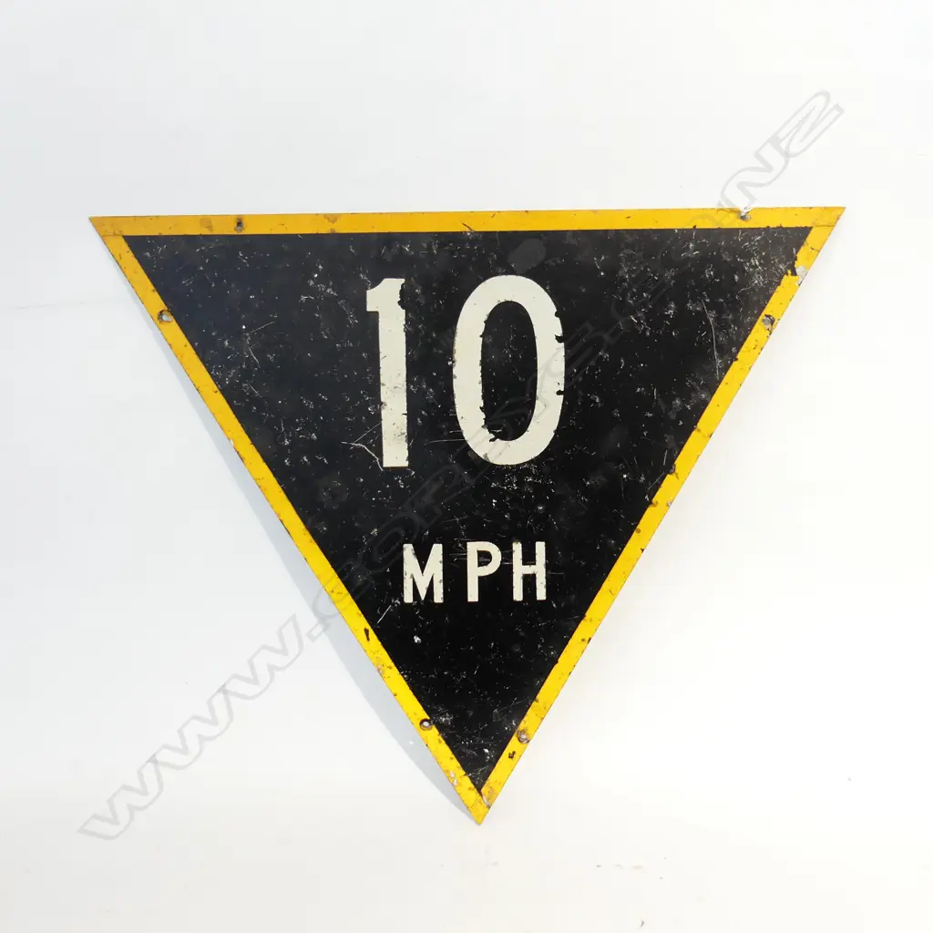 TRIANGLULAR METAL ROAD SIGN  '10 MPH'  W. 600MM Image 1++