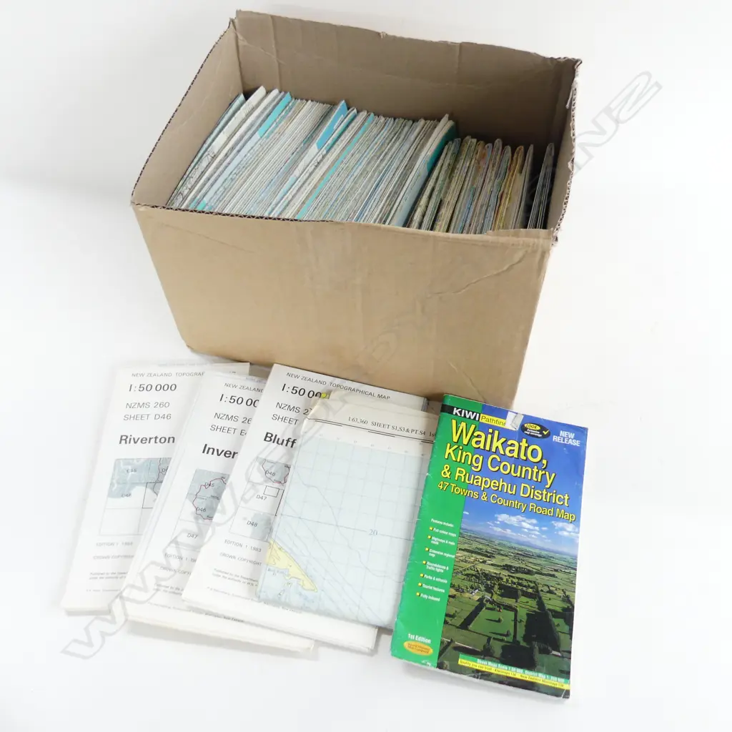 BOX OF LG AMOUNT OLD NZ MAPS Image 1++