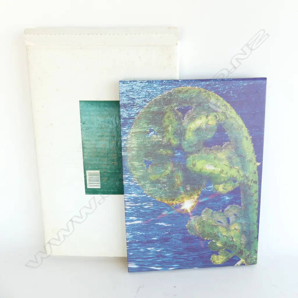 1995 NZ STAMP COLLECTION BOOK IN ORIGINAL SLEEVE COVER  Image 1++
